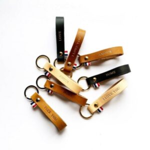 Porte-clés personnalisable confectionné dans des bandes de cuir français.
