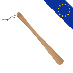 Grand chausse-pied en bois de hêtre naturel vernis, ergonomique, avec lanière d'accroche, fabriqué en Europe.