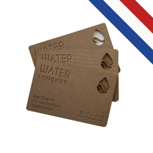 Carte de visite en fibres de cellulose naturelles, 1 mm d'épaisseur, dimensions 5.4 x 8.4 cm, finition mate, personnalisable par gravure ou impression numérique, fabriquée en France
